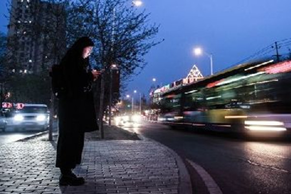 《中国空巢青年图鉴》发布：大数据给“空巢青年”画像
