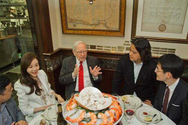 巴菲特慈善午餐大数据：17次总计筹得2361万美元