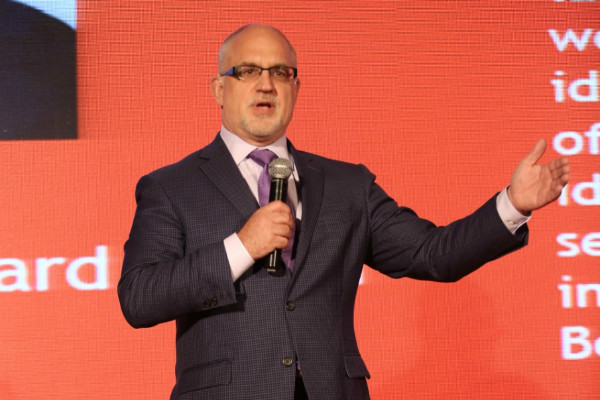 大数据,人工智能,全息投影,微软生态