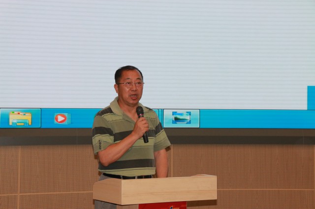 图3：大赛专家评委张克科致辞.jpg