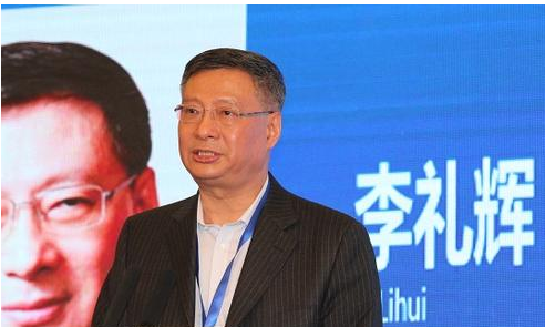 李礼辉:用大数据发展信用能解决小微企业融资难问题