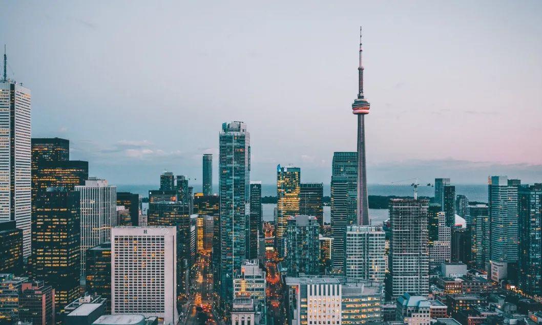 如何构建驱动数字化转型的自演进组织？