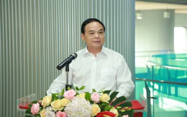 中国邮政集团公司副总经理张荣林发表讲话.jpg